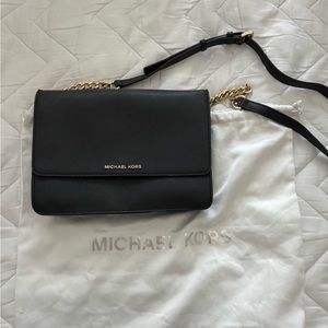Black Michael Kors Crossbody Wallet bag